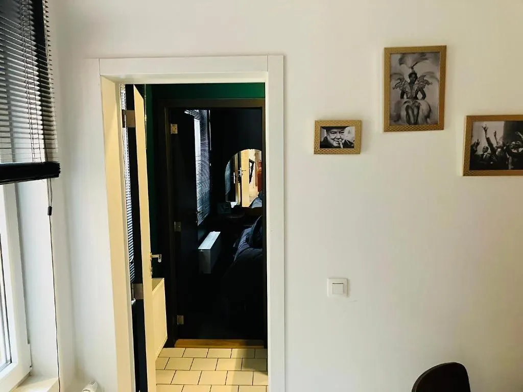 Living History - Suikernest Aparthotel Antwerpen